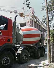 Betonlieferung und Dachgleiche